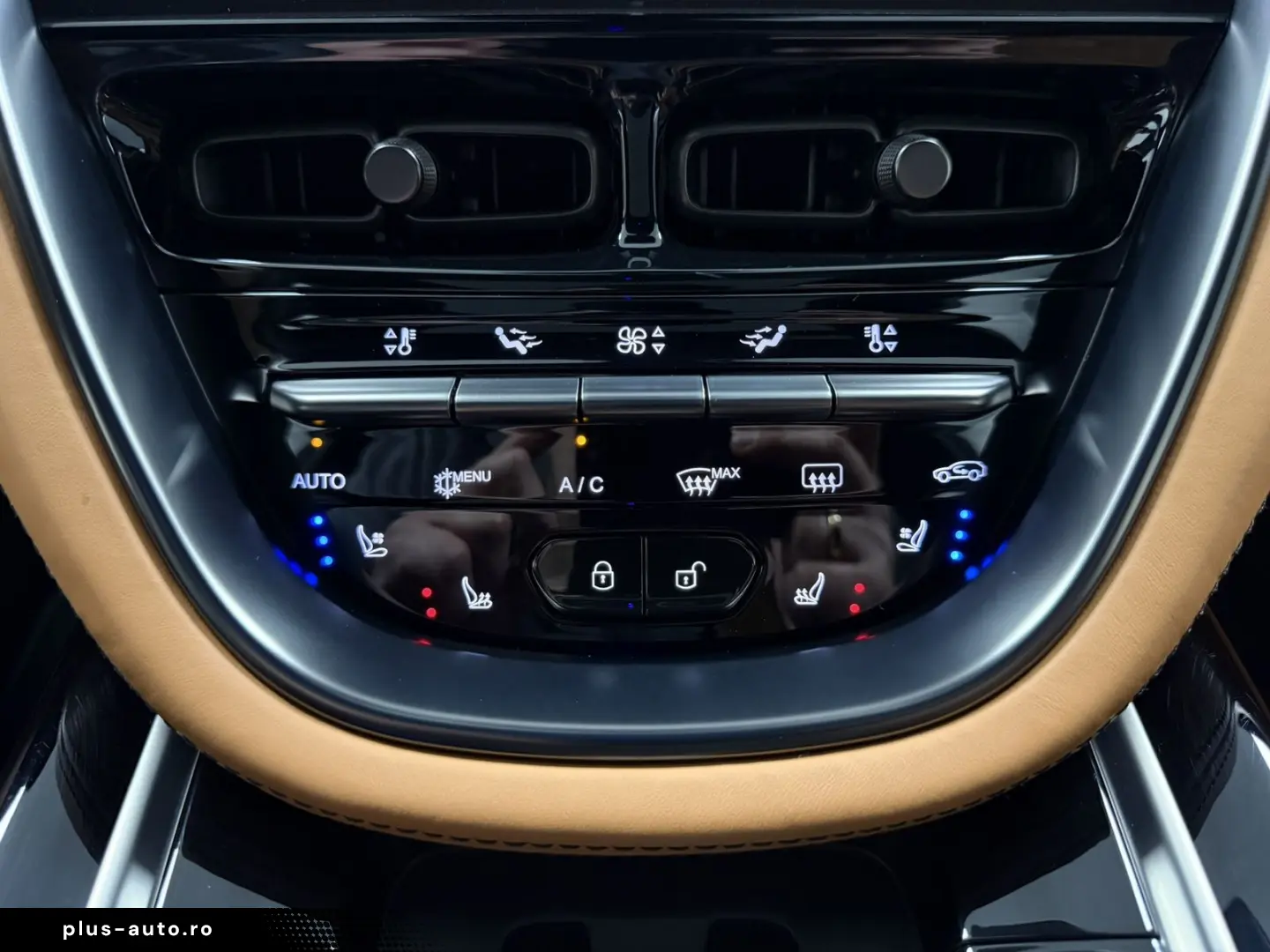 ASTON MARTIN DBX 4.0 V8 Xenon Grey-Signature Metalli&hellip;