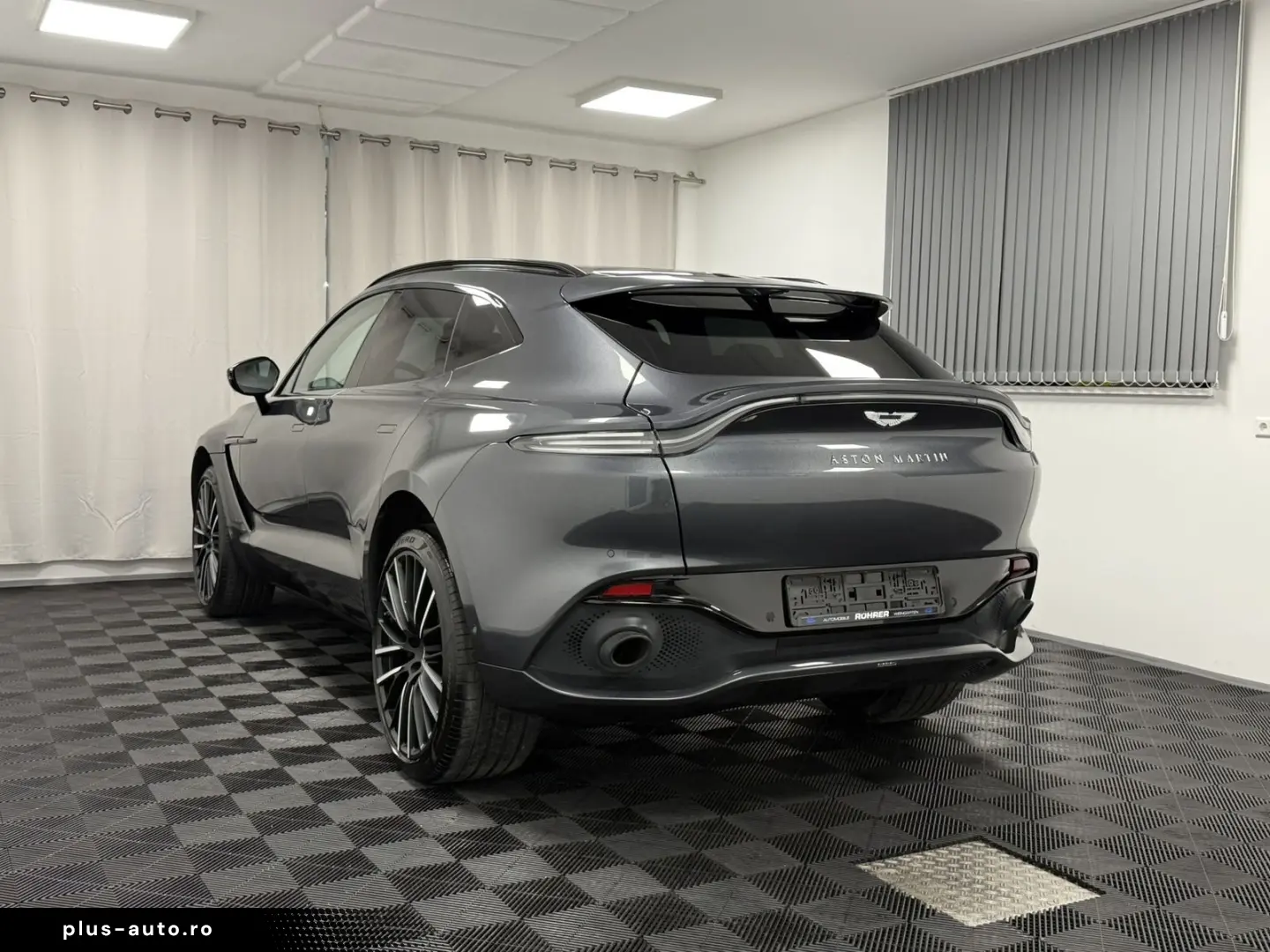 ASTON MARTIN DBX 4.0 V8 Xenon Grey-Signature Metalli&hellip;