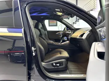 BMW XM 4.4 EXKLUSIV NIGHTGOLD BOWERS