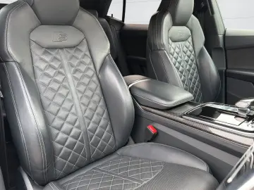 AUDI Q8 50 TDI quattro s line HD-Matrix B&O Valcona