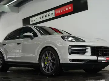 Porsche Cayenne Coupe E-Hybrid Chalk P-Display HUD Towbar