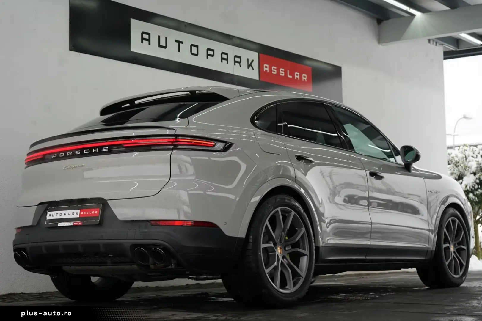 Porsche Cayenne Coupe E-Hybrid Chalk P-Display HUD Towbar