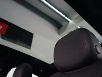 Porsche Cayenne Coupe E-Hybrid Chalk P-Display HUD Towbar