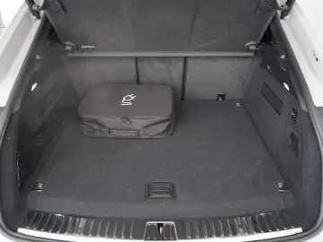 Porsche Cayenne Coupe E-Hybrid Chalk P-Display HUD Towbar