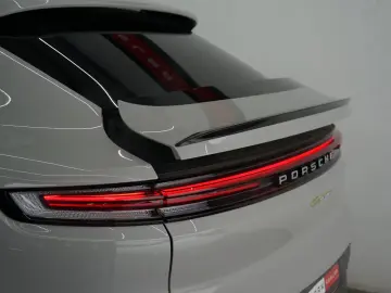 Porsche Cayenne Coupe E-Hybrid Chalk P-Display HUD Towbar