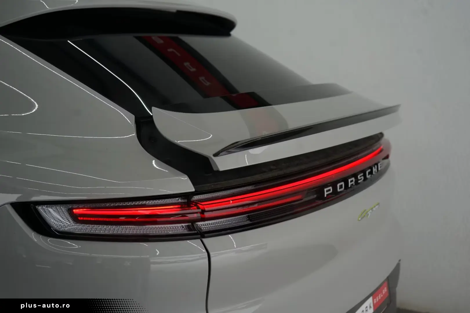 Porsche Cayenne Coupe E-Hybrid Chalk P-Display HUD Towbar