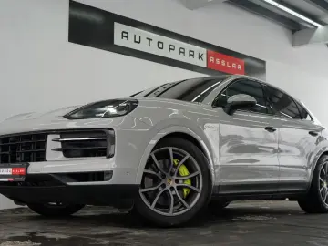 Porsche Cayenne Coupe E-Hybrid Chalk P-Display HUD Towbar