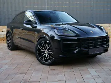 Porsche Cayenne Coupe E-Hybrid SportDesign P-Display