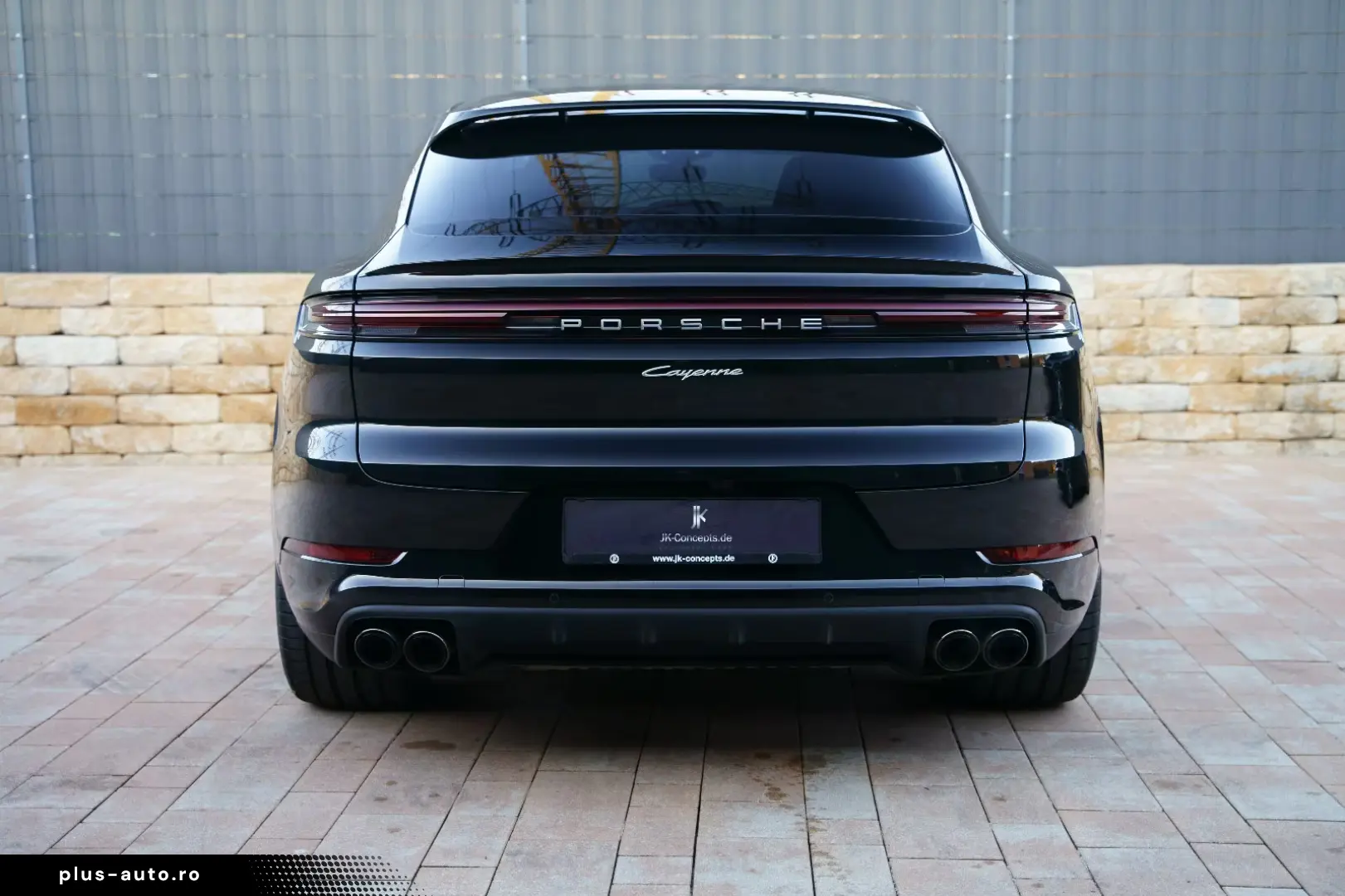 Porsche Cayenne Coupe E-Hybrid SportDesign P-Display