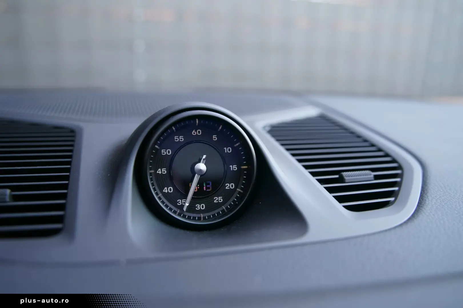 Porsche Cayenne Coupe E-Hybrid SportDesign P-Display