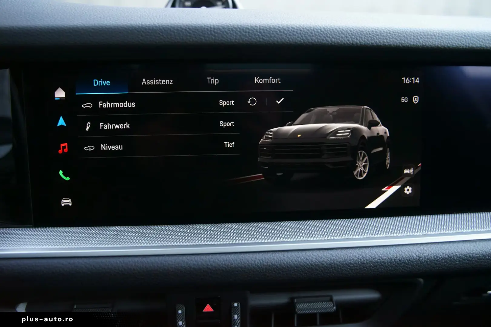 Porsche Cayenne Coupe E-Hybrid SportDesign P-Display