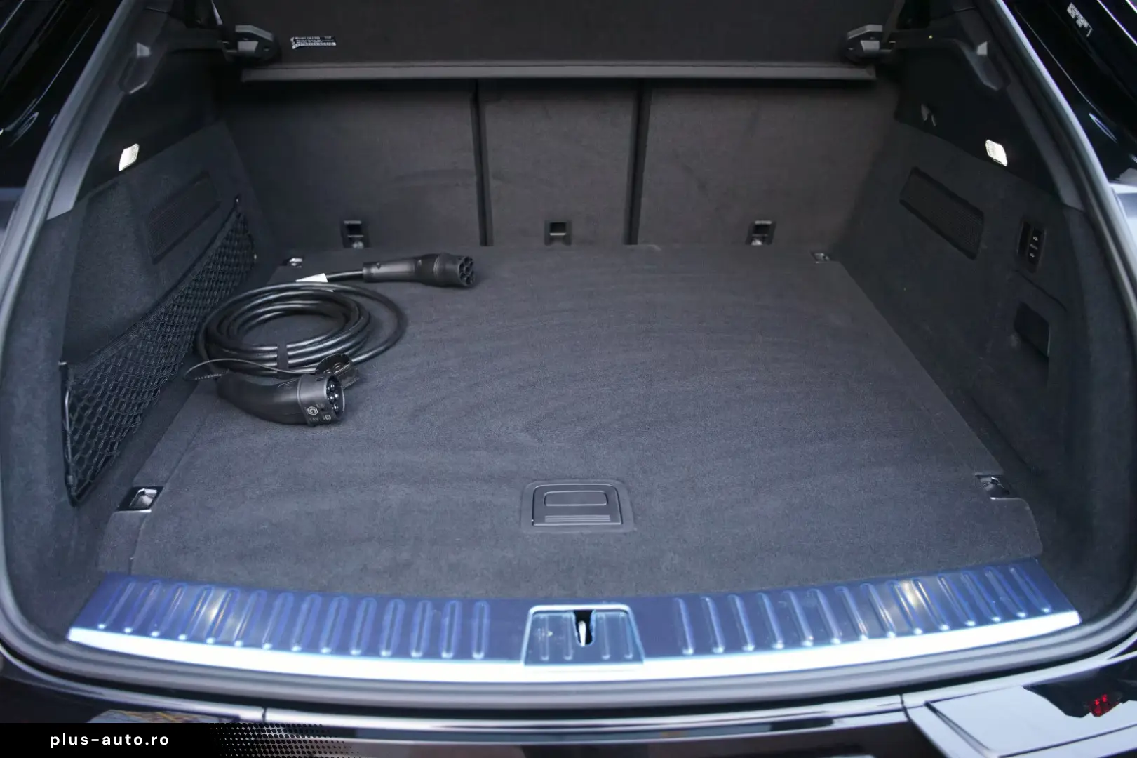 Porsche Cayenne Coupe E-Hybrid SportDesign P-Display