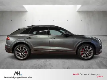 AUDI Q8 55 TFSIe S line quattro Tiptronic HD-Matrix A