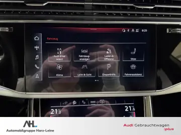 AUDI Q8 55 TFSIe S line quattro Tiptronic HD-Matrix A