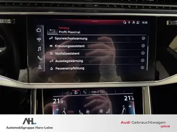 AUDI Q8 55 TFSIe S line quattro Tiptronic HD-Matrix A