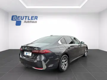 BMW 520d Limousine aLED eSitze 360 Kam HUD