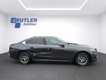 BMW 520d Limousine aLED eSitze 360 Kam HUD
