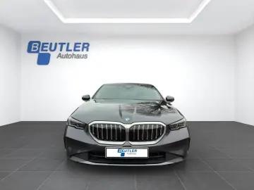 BMW 520d Limousine aLED eSitze 360 Kam HUD