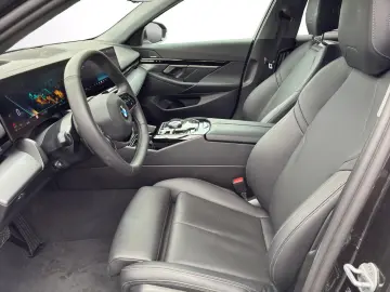 BMW 520d Limousine aLED eSitze 360 Kam HUD