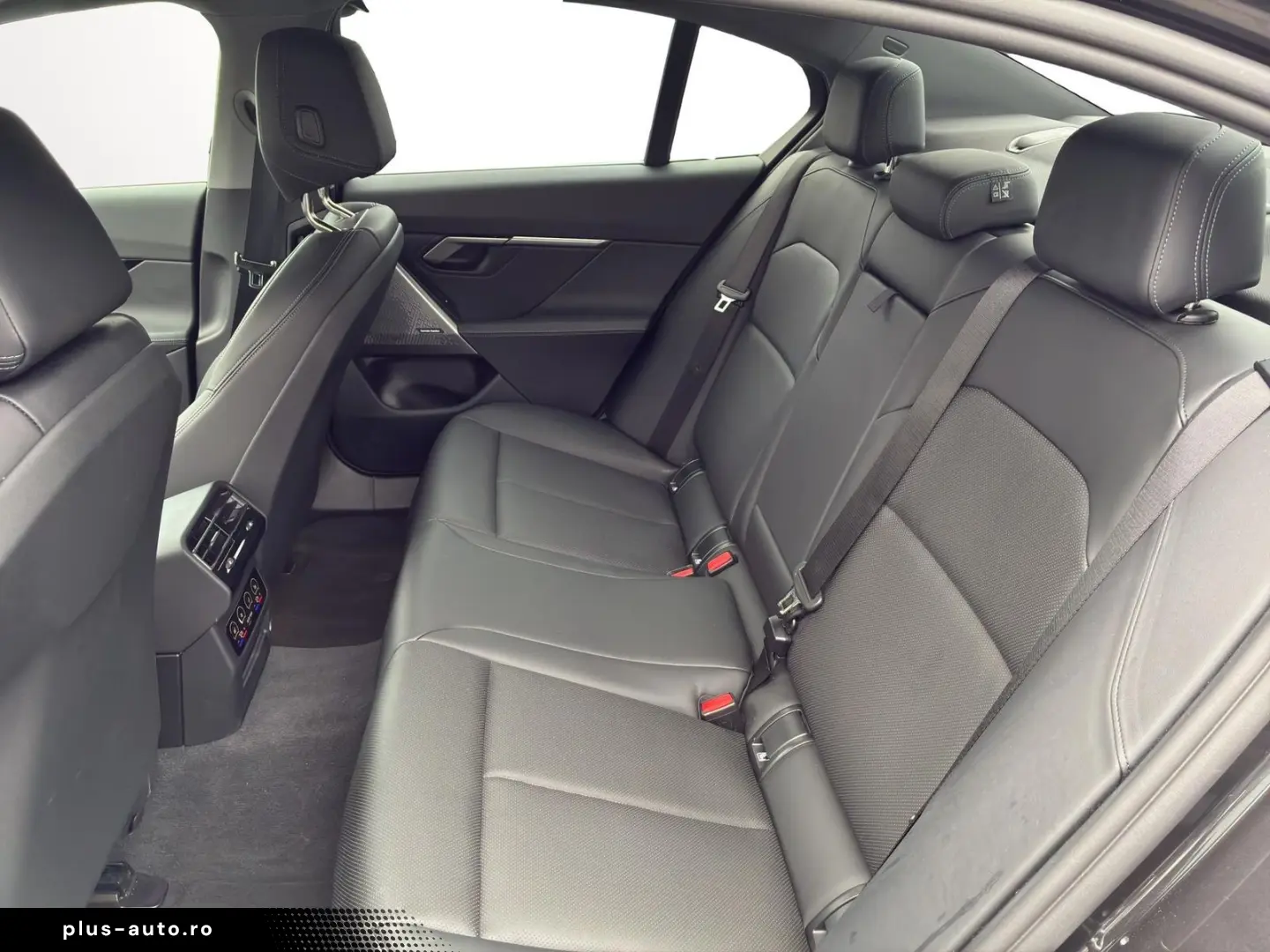 BMW 520d Limousine aLED eSitze 360 Kam HUD