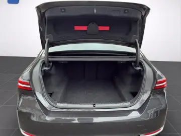 BMW 520d Limousine aLED eSitze 360 Kam HUD