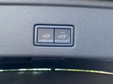 VW Touareg 3.0 TSI 4Motion R-Line Stdhzg AHK ACC