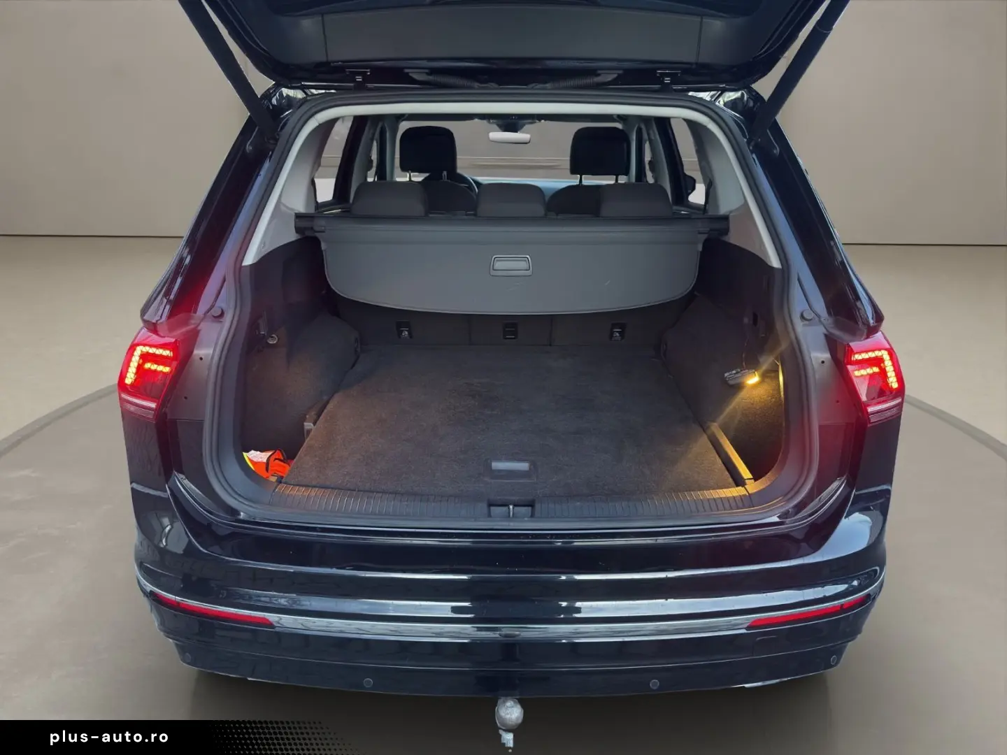 VW Tiguan Allspace Highline 4Motion R-Line ACC Pano