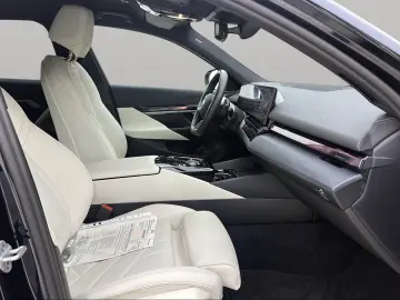 BMW 550e xDrive Limousine M Sport AHK Kamera LED