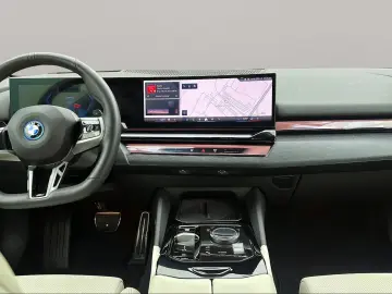 BMW 550e xDrive Limousine M Sport AHK Kamera LED