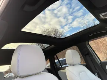 MERCEDES-BENZ EQA 250 AMG Pano HUD Kam LenkHz Distro&hellip;