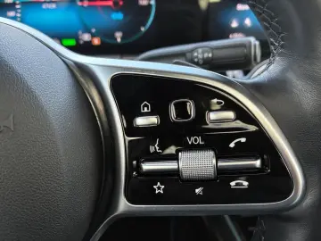 MERCEDES-BENZ EQA 250 AMG Pano HUD Kam LenkHz Distro&hellip;