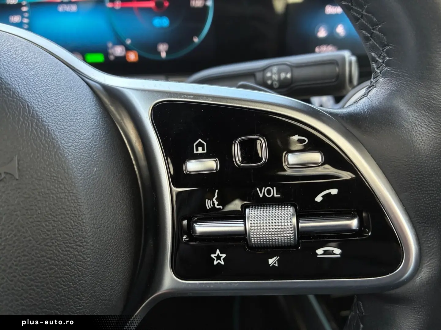 MERCEDES-BENZ EQA 250 AMG Pano HUD Kam LenkHz Distro&hellip;