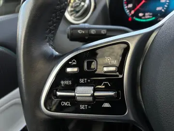 MERCEDES-BENZ EQA 250 AMG Pano HUD Kam LenkHz Distro&hellip;