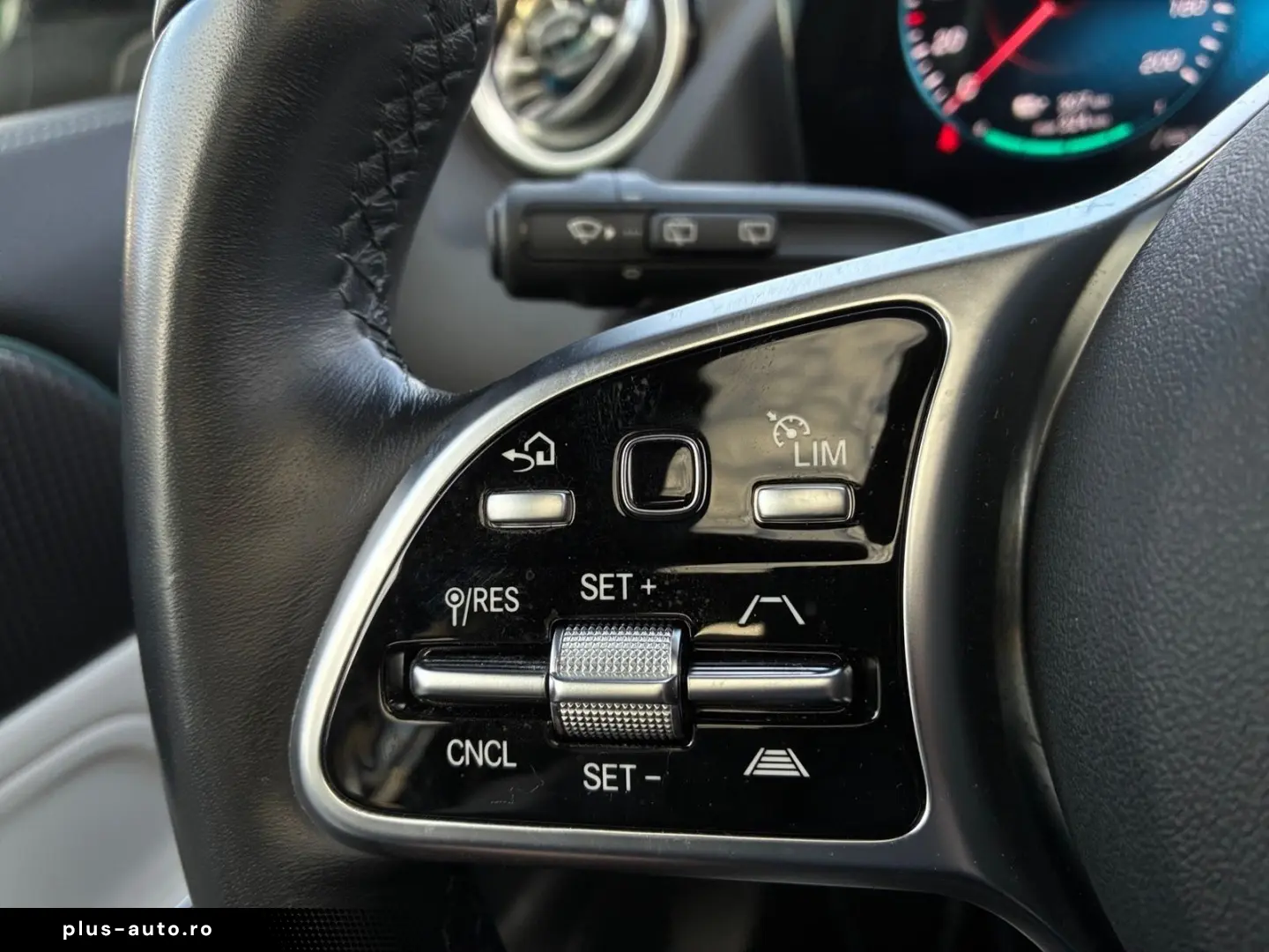 MERCEDES-BENZ EQA 250 AMG Pano HUD Kam LenkHz Distro&hellip;
