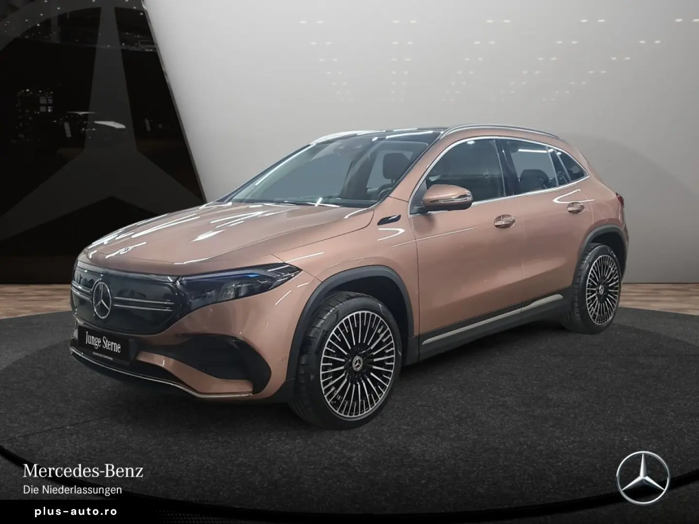 MERCEDES-BENZ EQA 300 4M AMG Adv  Pano AHK Fahrass LED 360