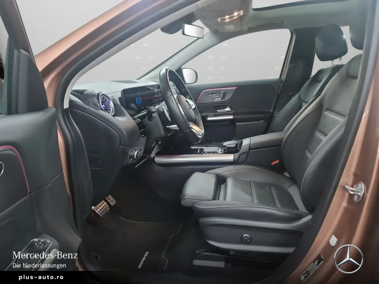 MERCEDES-BENZ EQA 300 4M AMG Adv  Pano AHK Fahrass LED 360