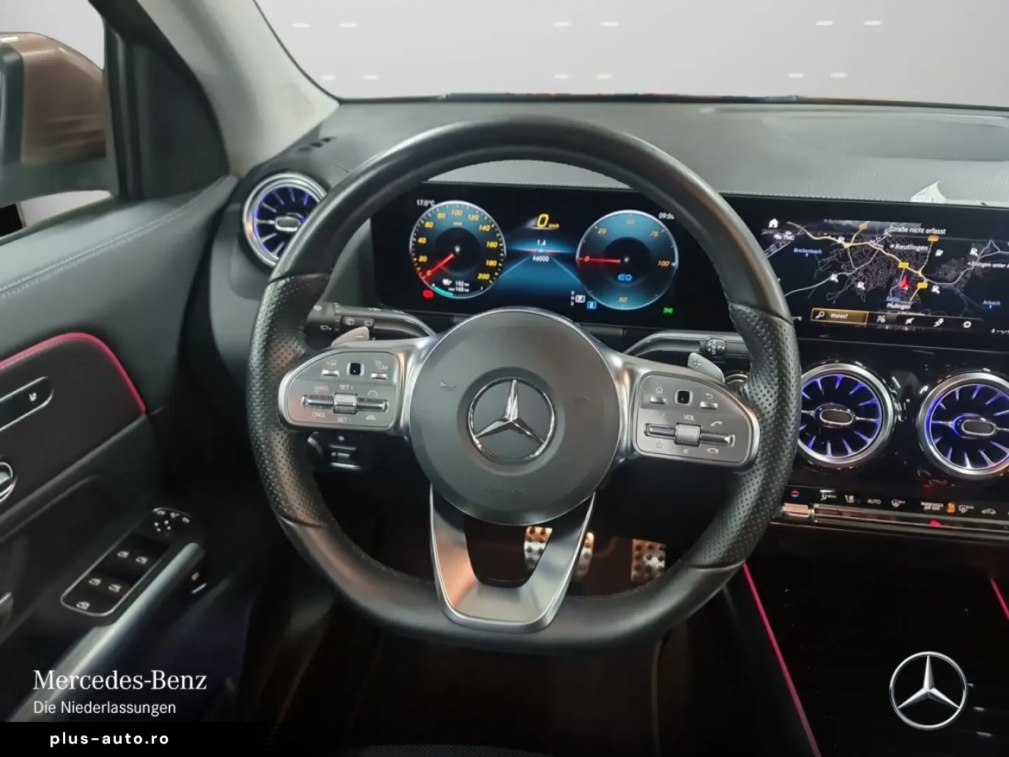 MERCEDES-BENZ EQA 300 4M AMG Adv  Pano AHK Fahrass LED 360