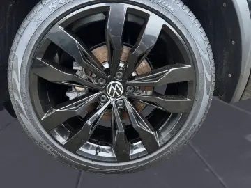 VW Tiguan R-Line 2.0 TSI 4M DSG BLACK STYLE 360  MA