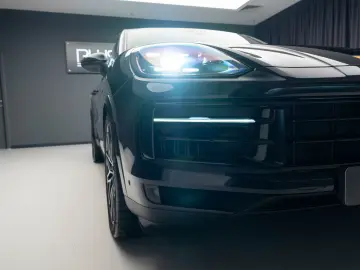 Porsche Cayenne E-HYBRID COUPE