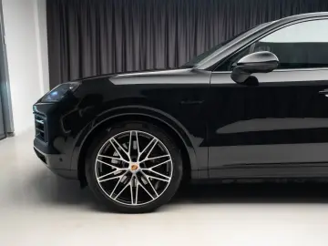 Porsche Cayenne E-HYBRID COUPE