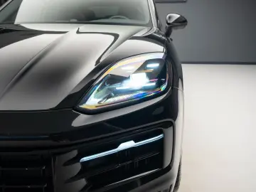 Porsche Cayenne E-HYBRID COUPE