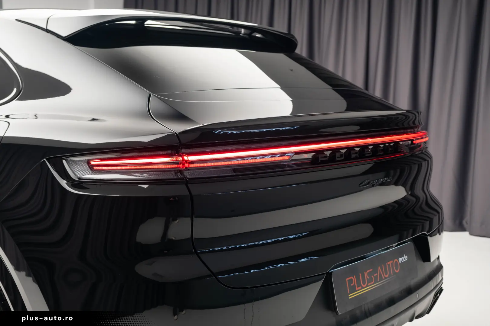 Porsche Cayenne E-HYBRID COUPE