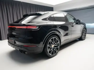 Porsche Cayenne E-HYBRID COUPE