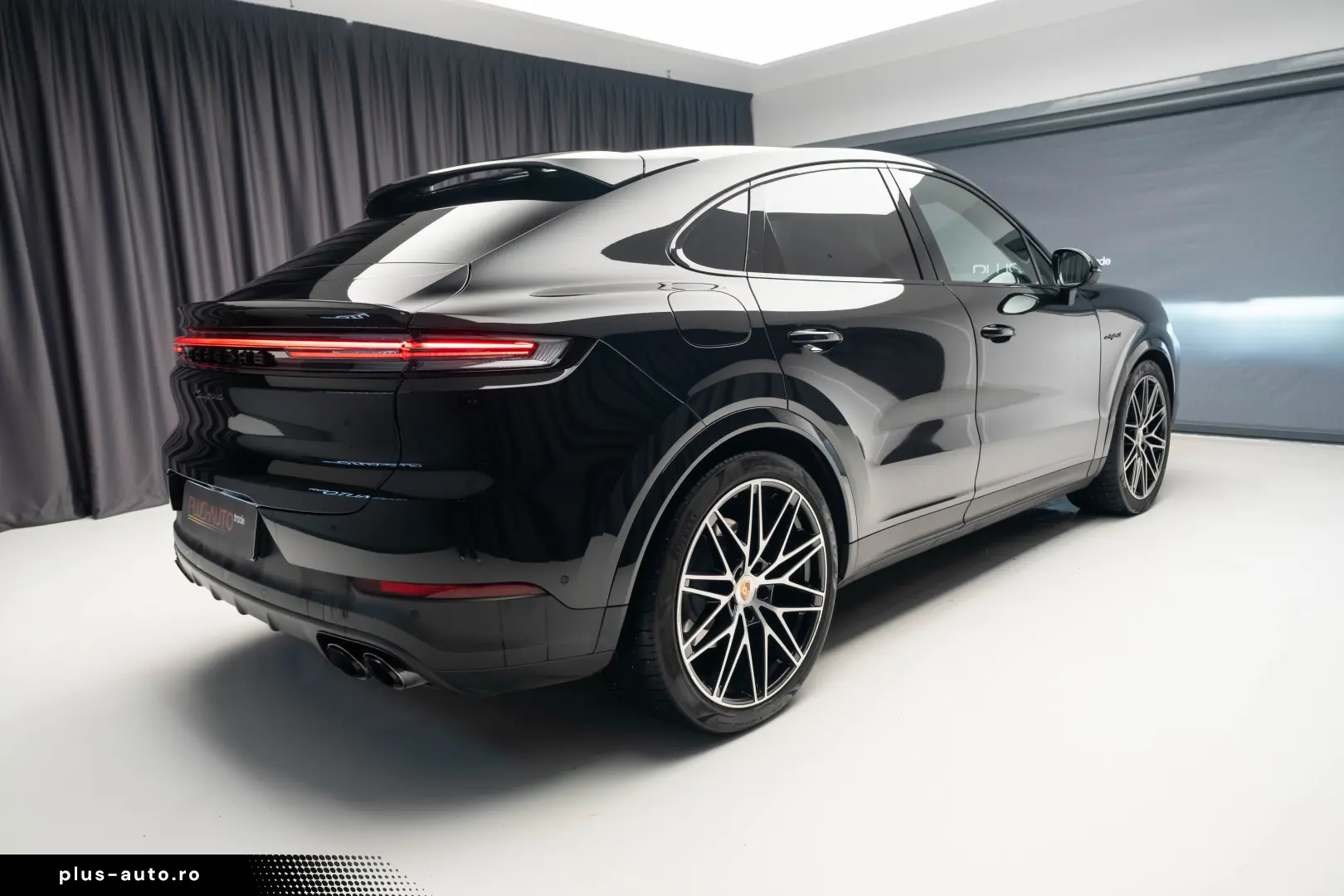 Porsche Cayenne E-HYBRID COUPE