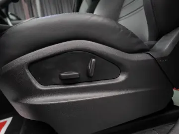 Porsche Cayenne E-HYBRID COUPE