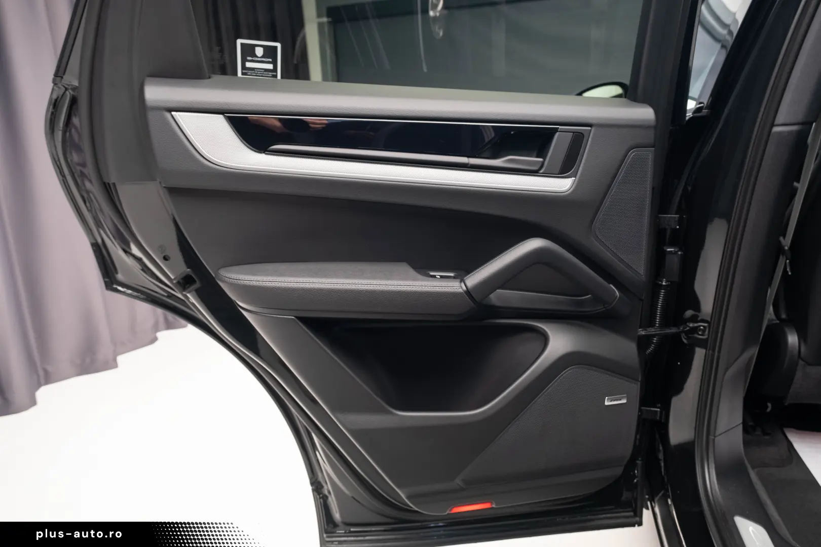 Porsche Cayenne E-HYBRID COUPE