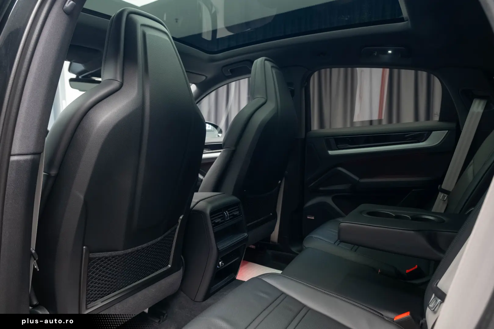 Porsche Cayenne E-HYBRID COUPE