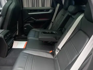 Porsche Cayenne E-HYBRID COUPE