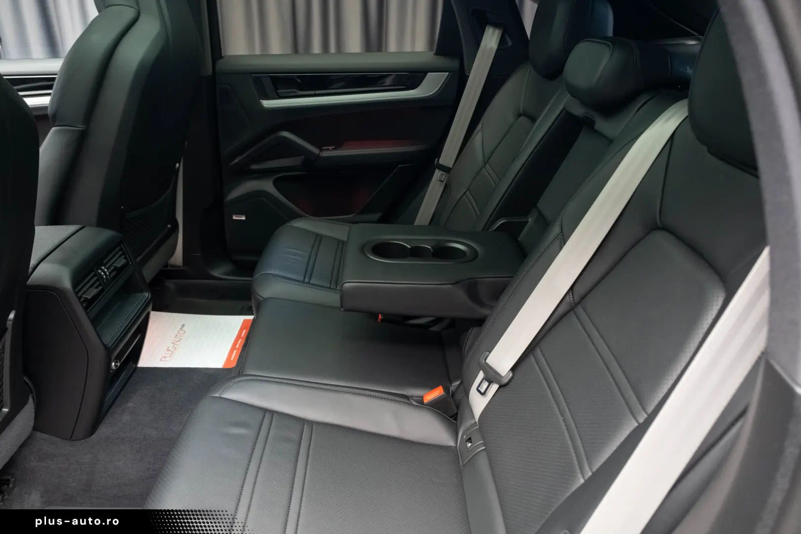 Porsche Cayenne E-HYBRID COUPE