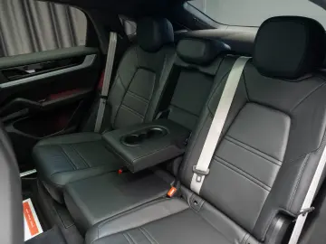 Porsche Cayenne E-HYBRID COUPE